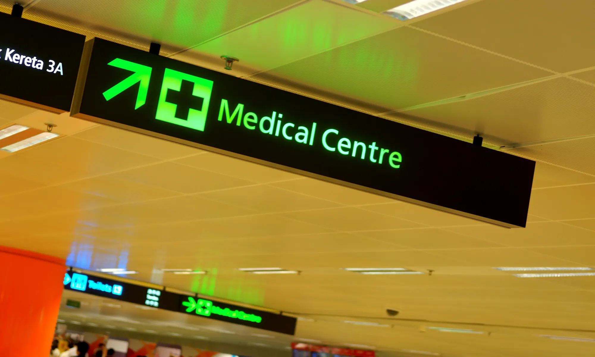 imageye___-_Airport-Medical-Center
